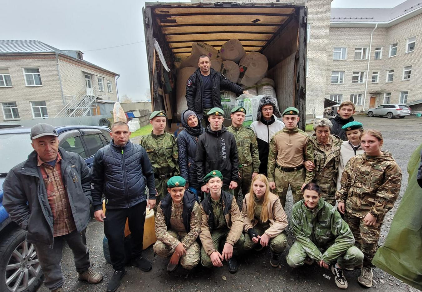 Очередная партия гуманитарной помощи для военнослужащих в СВО отправлена с Алтайского района ..