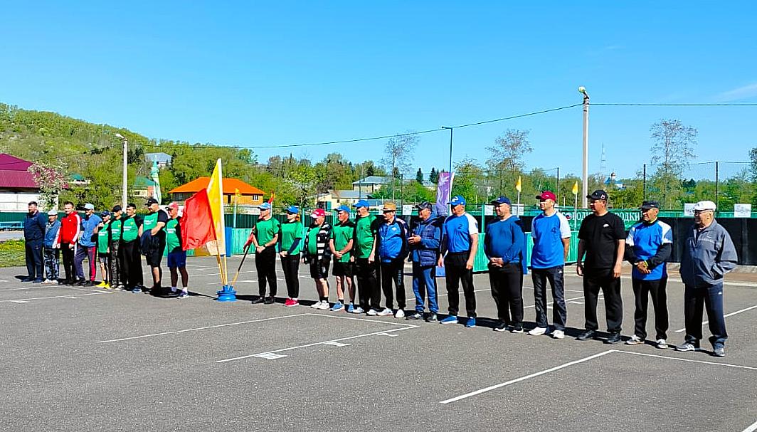 20 мая в райцентре  Алтайском на стадионе «Центральный&quot;  прошли отборочные соревнования на летнюю Олимпиаду сельских спортсменов Алтая по городошному спорту.