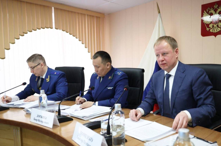 Заместитель начальника управления Генеральной прокуратуры Российской Федерации по Сибирскому федеральному округу Баир Доржиев принял участие в коллегии прокуратуры Алтайского края. Заместитель начальника управления Генеральной прокуратуры Российской Федерации по Сибирскому федеральному округу Баир Доржиев принял участие в коллегии прокуратуры Алтайского края.
