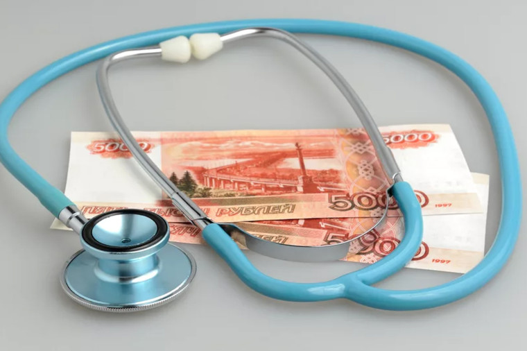 Более 13 тысяч медицинских работников Алтайского края получают специальные социальные выплаты.