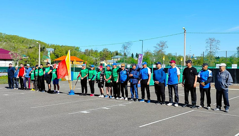 20 мая в райцентре  Алтайском на стадионе «Центральный"  прошли отборочные соревнования на летнюю Олимпиаду сельских спортсменов Алтая по городошному спорту.