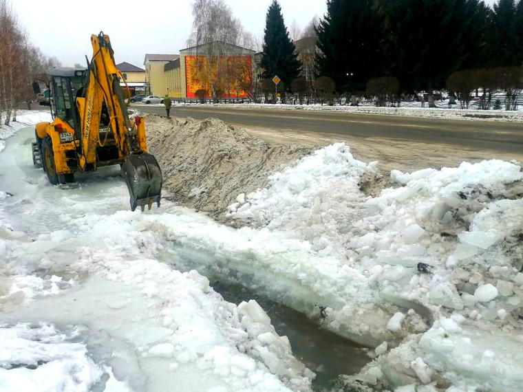 Специалисты Администрации Алтайского района держат на контроле подъём уровня воды в ручьях.
