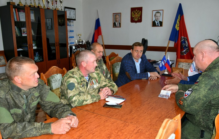 В Администрации Алтайского района состоялась встреча главы с участниками СВО.