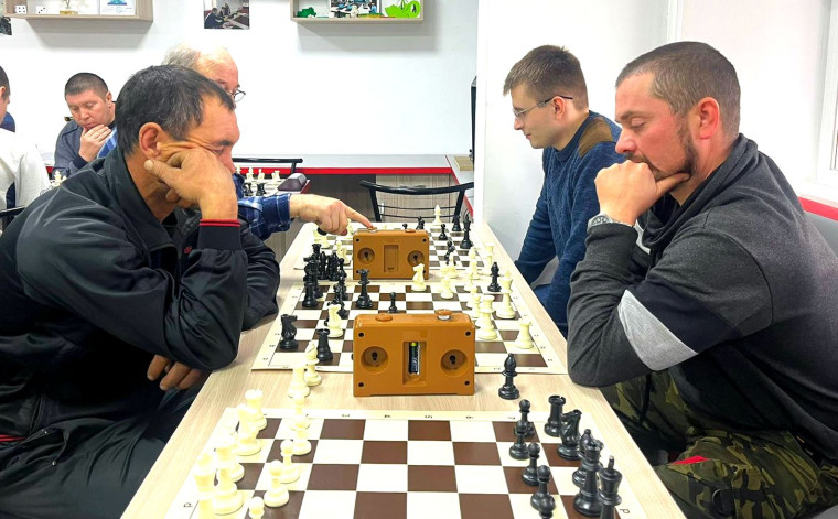 В воскресенье 26 ноября в Алтайском районе прошел командный турнир по шахматам среди жителей Алтайского района.