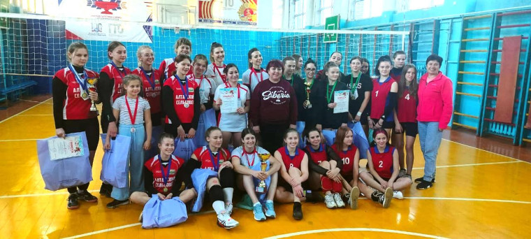 23 декабря прошел новогодний турнир среди мужских и женских команд на призы Алтайского сельсовета.