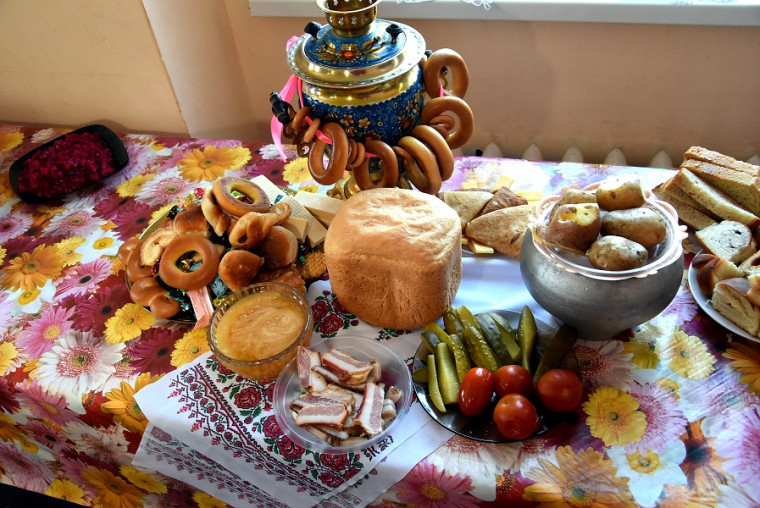 21 января в  Доме Культуры села Куяган  прошли русские народные вечерки.
